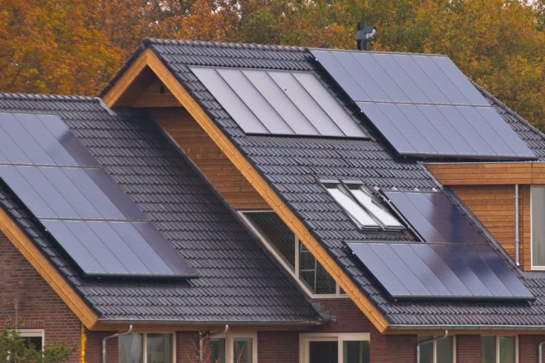 Montaj Panouri Fotovoltaice Prahova,Instalare Panouri Solare,Montaj Panouri Fotovoltaice